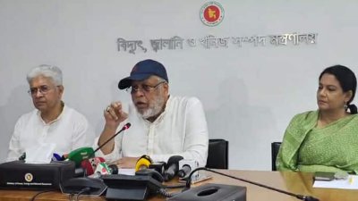 কথা বলছেন মুহাম্মদ ফাওজুল কবির খান