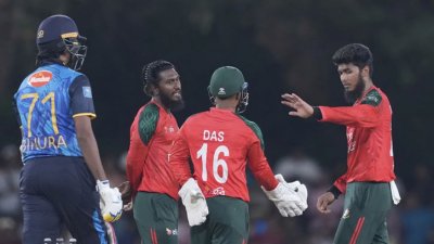 বিনুরাকে ফেরান রিশাদ