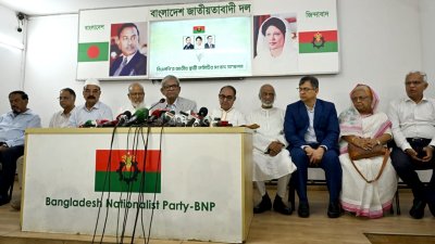 সংবাদ সম্মেলনে মির্জা ফখরুল ইসলাম আলমগীর