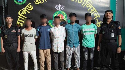 র‌্যাবের হেফাজতে গ্রেফতার ব্যক্তিরা