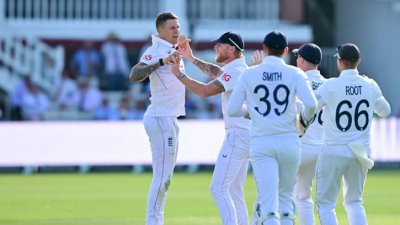 কার্সের আঘাতে এলোমেলো ভারত