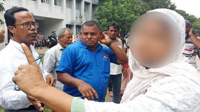 ওই নারীকে লাঞ্ছিত করেন দুই ভাই