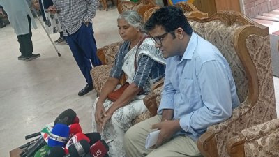 বক্তব্য রাখছেন বাসদ সমন্বয়ক মাসুদ রানা