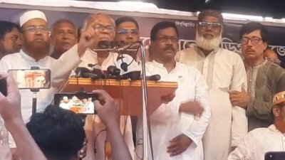 কুড়িগ্রামে বিএনপি আয়োজিত এক প্রোগ্রামে বক্তব্য দেন রুহুল কবীর রিজভী