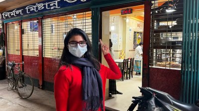 রাজবাড়ীতে তাসনিম জারা/ছবি: ফেসবুক থেকে নেওয়া