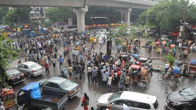শাহবাগ অবরোধ করে রাখেন এনসিপির নেতারা