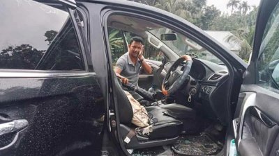 ইউএনওর গাড়িবহরে হামলা-ভাঙচুর