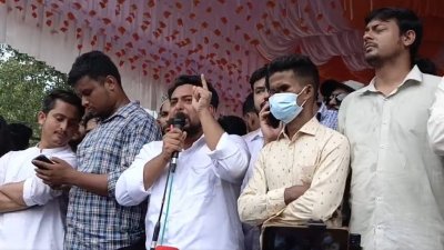 গোপালগঞ্জে সমাবেশে বক্তব্য দেন নাহিদ ইসলাম
