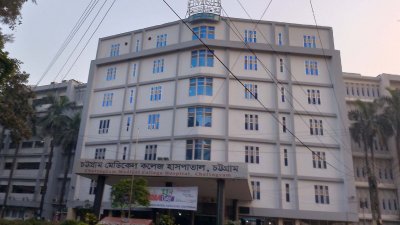 নির্মাণাধীন ভবন থেকে পড়ে ৩ শ্রমিকের মৃত্যু