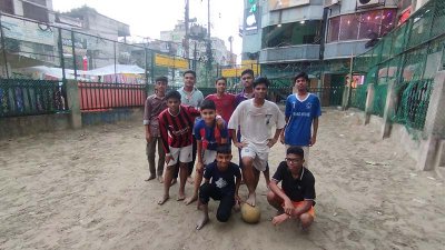 দীর্ঘদিন পর মাঠে খেলতে পেরে উচ্ছ্বসিত শিশুরা