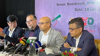 কথা বলছেন ফয়েজ আহমদ তৈয়্যব