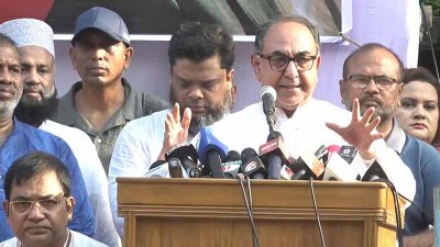 কথা বলছেন মির্জা আব্বাস