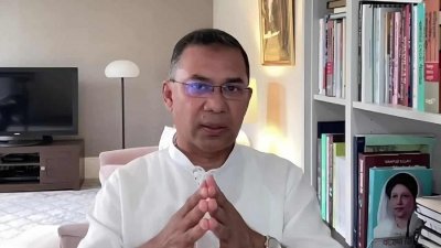 বক্তব্য রাখছেন বিএনপির ভারপ্রাপ্ত চেয়ারম্যান তারেক রহমান