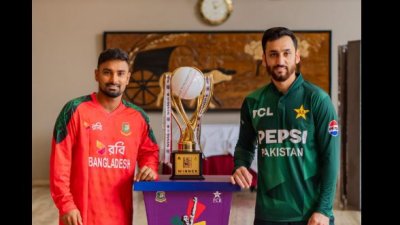 ট্রফির পাশে দুই অধিনায়ক লিটন দাস ও সালমান আগা।