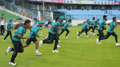 পাকিস্তানের বিপক্ষে আজ সিরিজের প্রথম টি-টোয়েন্টিতে মুখোমুখি বাংলাদেশ।