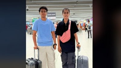 তহুরা খাতুন ও শামসুন্নাহার জুনিয়র।