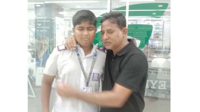 সব অনিশ্চয়তা কাটিয়ে বাবার বুকে ফিরে এসেছে সায়ের