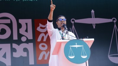 জামায়াতের সমাবেশে বক্তব্য দিচ্ছেন রাশেদ প্রধান