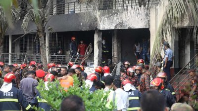 মাইলস্টোন স্কুল অ্যান্ড কলেজের সাত নম্বর ভবনে বিমানটি বিধ্বস্ত হয়