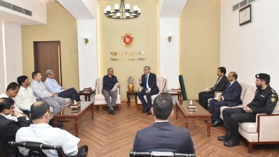 স্বরাষ্ট্র উপদেষ্টার সঙ্গে সাক্ষাৎ করেন পাকিস্তানের স্বরাষ্ট্রমন্ত্রী