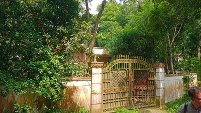 এই বাড়িতে সংঘটিত হয় ডাকাতি