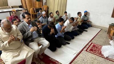 গুলশানের রাজনৈতিক কার্যালয়ে মঙ্গলবার (২২ জুলাই) দোয়া মাহফিল অনুষ্ঠিত হয়