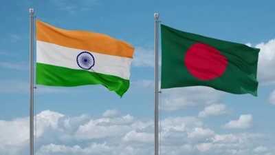 বাংলাদেশ ও ভারতের জাতীয় পতাকা। ছবি: সংগৃহীত।