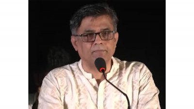 ফারহান ফাইয়াজসহ জুলাই যোদ্ধাদের স্মরণে আয়োজিত অনুষ্ঠানে বক্তব্য রাখছেন প্রেস সচিব শফিকুল আলম