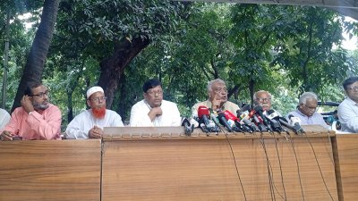সাংবাদিকদের ব্রিফ করেন মোস্তফা জামাল হায়দার