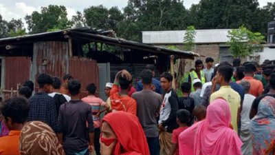 জীবননগরে নিজ ঘরে একজনকে গলা কেটে হত্যা