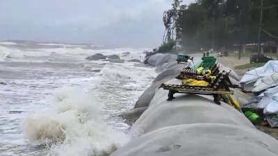 নিম্নচাপের প্রভাবে জোয়ারের পানি দুই থেকে তিন ফুট বৃদ্ধি পেয়েছে
