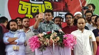 ময়মনসিংহে পথসভায় বক্তব্য দেন হাসনাত আবদুল্লাহ
