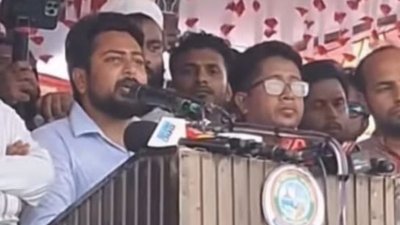 জামালপুরে পথসভায় বক্তব্য দেন নাহিদ ইসলাম
