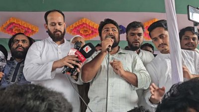 বক্তব্য রেখেছেন এনসিপির আহ্বায়ক নাহিদ ইসলাম
