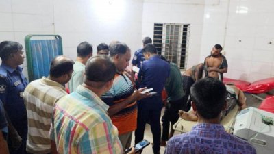 গাজীপুরের শ্রীপুরে বন্ধ একটি পাইপ কারখানায় ডাকাতির চেষ্টাকালে ছয় জনকে আটক করে পিটুনি দিয়ে পুলিশে সোপর্দ করেছে এলাকাবাসী