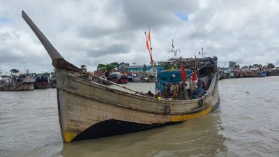 সমুদ্রে ট্রলার/ফাইল ছবি