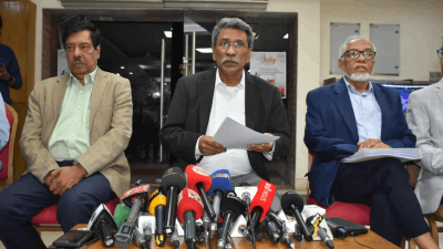 সংবাদ সম্মেলনে কথা বলছেন অধ্যাপক ড. আলী রীয়াজ