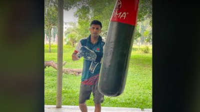 বক্সার সেলিম হোসেন।