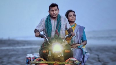 পোস্টারে মোশাররফ ও জুঁই
