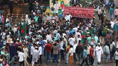 জুলাই সনদের দাবিতে শাহবাগ অবরোধ (ছবি: নাসিরুল ইসলাম)