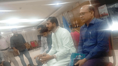 জাতীয় ঐকমত্য কমিশনের বৈঠক শেষে সাংবাদিকদের সঙ্গে কথা বলছেন নুরুল হক নুর