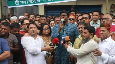 বক্তব্য দিচ্ছেন ব্যারিস্টার শামীম হায়দার পাটোয়ারী