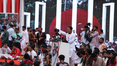 বক্তব্য রাখছেন সারজিস আলম, ছবি: নাসিরুল ইসলাম