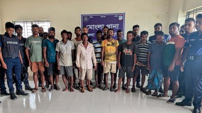 গ্রেফতার ১৪ ভারতীয় জেলে
