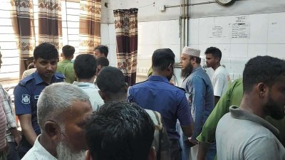 আহতদের উদ্ধার করে হাসপাতালে ভর্তি করা হয়
