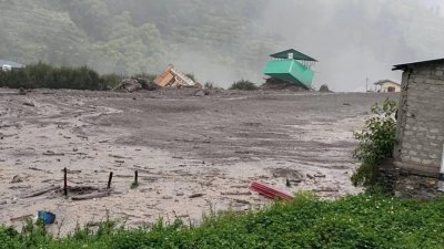 আকস্মিক বন্যায় শতাধিক নিখোঁজ। ছবি: দুর্যোগ ব্যবস্থাপনা বিভাগ