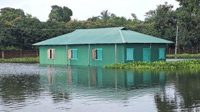 পানিবন্দি একটি ঘর