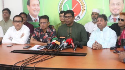 কথা বলছেন শামীম হায়দার পাটোয়ারী