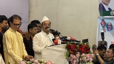 বক্তব্য রাখছেন গয়েশ্বর চন্দ্র রায়