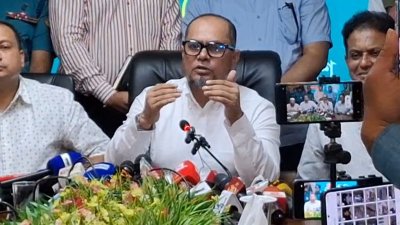 সংবাদ সম্মেলন করেন করেন জিএমপি কমিশনার
